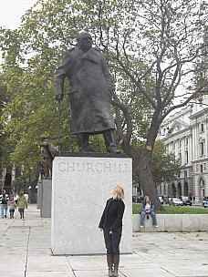 Statue of Churchill
