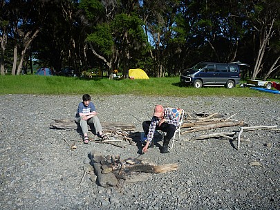 Morison Bush campfire
Photo: Simon
2011-11-27 07.49.15; '2011 Nov 27 07:49'
Original size: 4,000 x 3,000; 7,130 kB
2011-11-27 07.49.15 P1020988 Simon Morison Bush campfire.jpeg