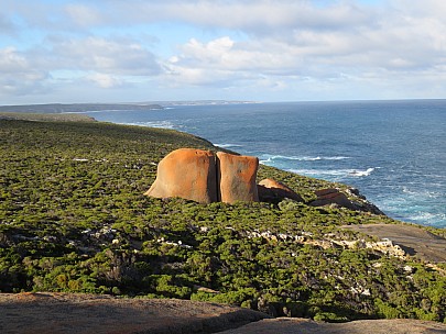 2014-07-10 15.08.17 IMG_2772 Anne - view west from Remarkable Rocks.jpeg: 4608x3456, 6327k (2014 Aug 09 16:45)
