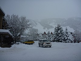 2014-01-31 09.40.41 P1000258 Simon - view of Shadow Mountain from village, snowing.jpeg: 4000x3000, 5027k (2014 Feb 01 05:40) 2014-01-31 09.40.41 P1000258 Simon - view of Shadow Mountain from village, snowing.jpeg: 4000x3000, 5027k (2014 Feb 01 05:40)
