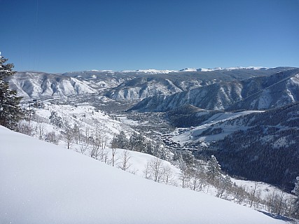 View towards Aspen
Photographer;&nbsp;Simon
2014-02-02&nbsp;10.24.15;&nbsp;Metadata time: '2014 Feb 02 10:24'
Original size:&nbsp;4,000 x 3,000; 5,705 kB
Filename: 2014-02-02 10.24.15 P1000302 Simon - view towards Aspen.jpeg