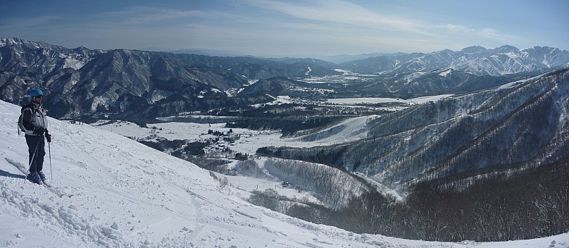 Sky View
Photographer;&nbsp;Simon
2015-02-16&nbsp;13.24.01;&nbsp;Metadata time: '2015 Feb 16 13:24'
Original size:&nbsp;6,415 x 2,793; 3,216 kB;&nbsp;stitch
Filename: 2015-02-16 13.24.01 Panorama Simon - Sky View_stitch.jpg