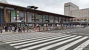 2015-02-08 12.19.33 Jim - Nagano Station - entrance.jpeg: 5312x2988, 5089k (2015 Feb 21 21:31)