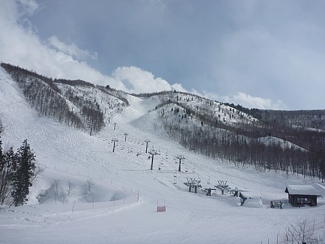 View  1 and  2 lifts
Photographer;&nbsp;Simon
2015-02-10&nbsp;13.31.35;&nbsp;Metadata time: '2015 Feb 10 13:31'
Original size:&nbsp;4,000 x 3,000; 5,063 kB
Filename: 2015-02-10 13.31.35 P1010398 Simon - View 1 and 2 lifts.jpeg