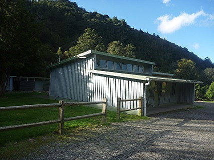 Holdsworth Lodge
Photographer;&nbsp;Simon
2015-05-31&nbsp;14.24.41;&nbsp;Metadata time: '2015 May 31 14:24'
Original size:&nbsp;4,000 x 3,000; 5,950 kB
Filename: 2015-05-31 14.24.41 P1010952 Simon - Holdsworth Lodge.jpeg