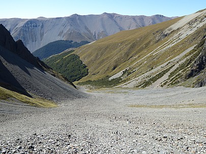 Bruce powering down the scree slope
Photo: Brian
2016-01-05 10.26.19; '2016 Jan 05 10:26'
Original size: 4,000 x 3,000; 4,744 kB
2016-01-05 10.26.19 P1000122 Brian - Bruce powering down the scree slope.jpeg