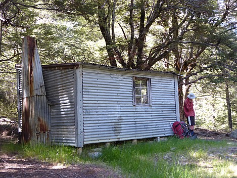 2016-01-08 11.00.42 P1000152 Brian - Bruce outside Ben Avon Hut.jpeg: 4000x3000, 4800k (2016 Mar 16 20:49)