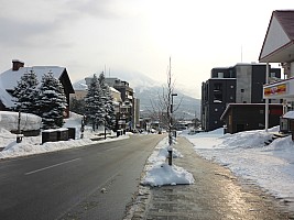 Skiing Hirafu