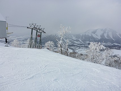 At top of East  2 gondola
Photographer;&nbsp;Simon
2016-02-27&nbsp;14.55.04;&nbsp;Metadata time: '2016 Feb 27 14:55'
Original size:&nbsp;4,608 x 3,456; 5,801 kB
Filename: 2016-02-27 14.55.04 P1000552 Simon - at top of East 2 gondola.jpeg