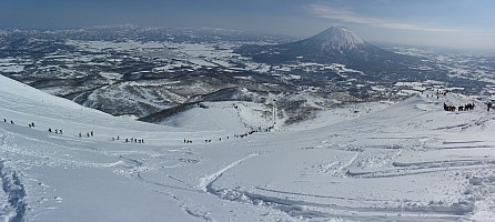 Skiing Niseko