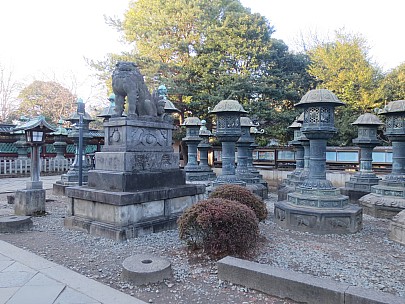 2017-01-11 15.23.49 IMG_8257 Anne - Toshugo Shrine lamps.jpeg: 4608x3456, 6844k (2017 Jan 26 18:34)