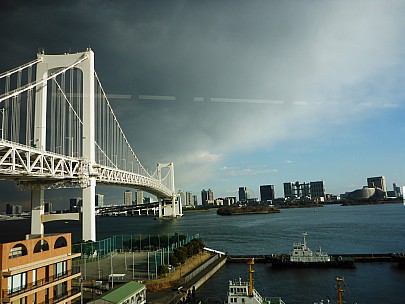 2017-01-13 14.53.07 P1010232 Simon - view from Yurikamome train of Rainbow Bridge.jpeg: 4608x3456, 6044k (2017 Jan 29 09:37)