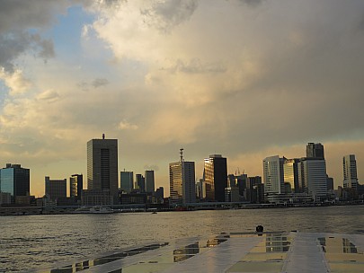 2017-01-13 16.16.43 IMG_8469 Anne - Tokyo building at sunset from the harbour.jpeg: 4608x3456, 4851k (2017 Jan 26 18:34)