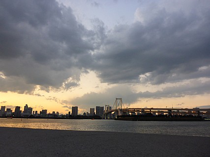 Rainbow Bridge end on from Odaiba
Photographer;&nbsp;Simon
2017-01-13&nbsp;16.52.31;&nbsp;Metadata time: '2017 Jan 13 16:52'
Original size:&nbsp;4,608 x 3,456; 5,502 kB
Filename: 2017-01-13 16.52.31 P1010240 Simon - Rainbow Bridge end on from Odaiba.jpeg