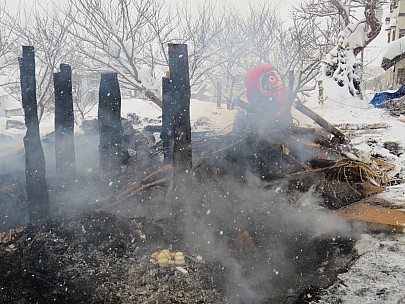 2017-01-16 11.36.46 IMG_8630 Anne - dumplings cooking in remains of fire festival tower.jpeg: 4608x3456, 6465k (2017 Jan 26 18:35) 2017-01-16 11.36.46 IMG_8630 Anne - dumplings cooking in remains of fire festival tower.jpeg: 4608x3456, 6465k (2017 Jan 26 18:35)