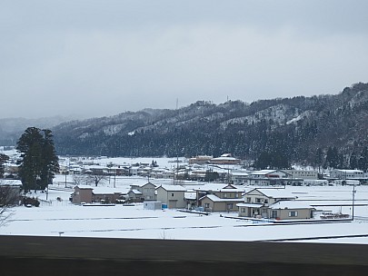 2017-01-17 09.00.40 IMG_8692 Anne - view from Kanazawa Shinkanzen.jpeg: 4608x3456, 4892k (2017 Jan 26 18:35)