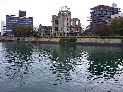 2017-01-20 16.52.09 P1010531 Simon - Atomic bomb dome across Motoyasu River.jpeg: 4608x3456, 6262k (2017 Jan 29 10:22) 2017-01-20 16.52.09 P1010531 Simon - Atomic bomb dome across Motoyasu River.jpeg: 4608x3456, 6262k (2017 Jan 29 10:22)