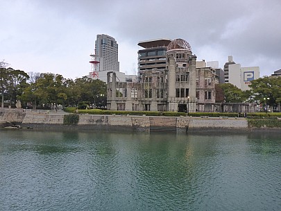 2017-01-20 16.57.56 P1010538 Simon - Atomic bomb dome across Motoyasu River.jpeg: 4608x3456, 6145k (2017 Jan 29 10:22) 2017-01-20 16.57.56 P1010538 Simon - Atomic bomb dome across Motoyasu River.jpeg: 4608x3456, 6145k (2017 Jan 29 10:22)