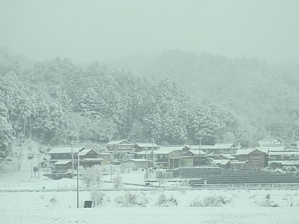 Snowy View From Train
Photographer;&nbsp;Anne
2017-01-23&nbsp;11.04.31;&nbsp;Metadata time: '2017 Jan 23 11:04'
Original size:&nbsp;4,608 x 3,456; 4,796 kB
Filename: 2017-01-23 11.04.31 IMG_9311 Anne - snowy view from train.jpeg