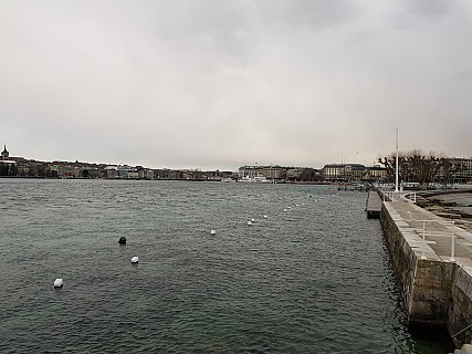 16  39 31  Jim - Geneva from Jetée des Pâquis
2018-01-19;&nbsp;Metadata time: '2018 Jan 19 16:39'
Original size:&nbsp;4,032 x 3,024; 3,977 kB
Filename: 2018-01-19 16.39.31. Jim - Geneva from Jetée des Pâquis P1.jpeg