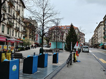 Rue des Pâquis
Photo: Simon
2018-01-20 10.21.51; '2018 Jan 20 10:21'
Original size: 4,160 x 3,120; 6,459 kB
2018-01-20 10.21.51_HDR LG6 Simon - Rue des Pâquis.jpeg