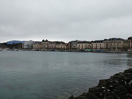 Geneva across Lac Léman
Photographer;&nbsp;Simon
2018-01-20&nbsp;12.11.05;&nbsp;Metadata time: '2018 Jan 20 12:11'
Original size:&nbsp;4,160 x 3,120; 5,424 kB
Filename: 2018-01-20 12.11.05 LG6 Simon - Geneva across Lac Léman.jpeg