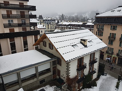 View from Hotel Richemond room
Photographer;&nbsp;Jim
2018-01-21&nbsp;12.27.17;&nbsp;Metadata time: '2018 Jan 21 12:27'
Original size:&nbsp;4,032 x 3,024; 4,697 kB
Filename: 2018-01-21 12.27.17 Jim - view from Hotel Richemond room P1.jpeg