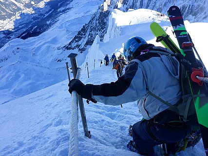 Jim on arete de l'Aiguille du Midi
Photographer;&nbsp;Simon
2018-01-24&nbsp;11.37.26;&nbsp;Metadata time: '2018 Jan 24 11:37'
Original size:&nbsp;4,608 x 3,456; 6,376 kB
Filename: 2018-01-24 11.37.26 P1010888 Simon - Jim on arete de l'Aiguille du Midi.jpeg