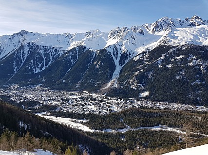 Chamonix from track
Photographer;&nbsp;Jim
2018-01-24&nbsp;15.26.58;&nbsp;Metadata time: '2018 Jan 24 15:26'
Original size:&nbsp;4,032 x 3,024; 5,519 kB
Filename: 2018-01-24 15.26.58 Jim - Chamonix from track.jpeg