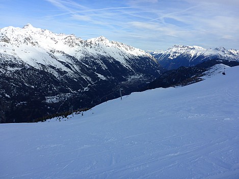2018-01-25 12.39.34 P1010954 Simon - looking down Tête de Balme to Vallorcine.jpeg: 4608x3456, 5920k (2018 Mar 10 10:16) 2018-01-25 12.39.34 P1010954 Simon - looking down Tête de Balme to Vallorcine.jpeg: 4608x3456, 5920k (2018 Mar 10 10:16)