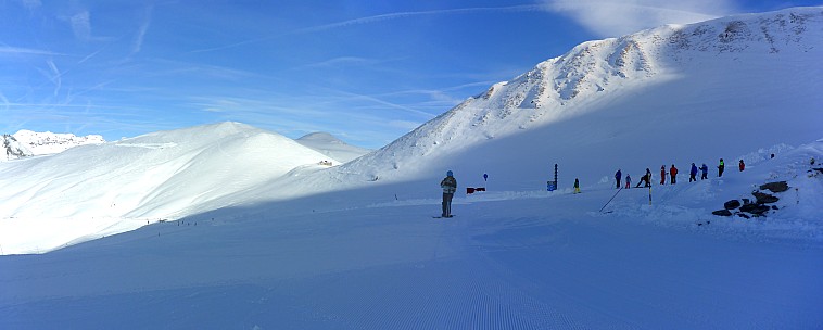 Jim at top of Les Autannes
Photographer;&nbsp;Simon
2018-01-25&nbsp;11.30.43;&nbsp;Metadata time: '2018 Jan 25 11:30'
Original size:&nbsp;7,604 x 3,049; 19,265 kB;&nbsp;stitch
Filename: 2018-01-25 11.30.43 Panorama Simon - Jim at top of Les Autannes_stitch.jpg