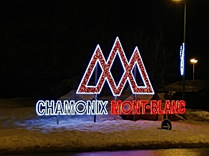 2018-01-26 18.19.45 LG6 Simon - Chamonix Mont-Blanc sign.jpeg: 4160x3120, 2455k (2023 Jan 31 08:37)