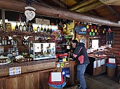 2018-01-26 13.40.51 Jim - Simon buying lunch.jpeg: 4032x3024, 5189k (2023 Jan 31 08:36)