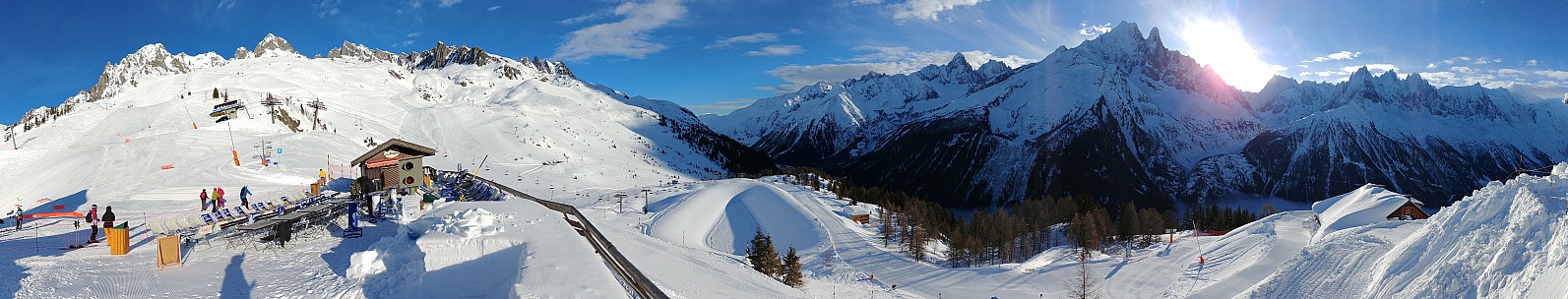 Téléphérique de La Flégère panorama
Photographer;&nbsp;Simon
2018-01-27&nbsp;09.32.16;&nbsp;Metadata time: '2018 Jan 27 09:32'
Original size:&nbsp;18,608 x 3,552; 18,936 kB
Filename: 2018-01-27 09.32.16 LG6 Simon - Téléphérique de La Flégère panorama.jpeg