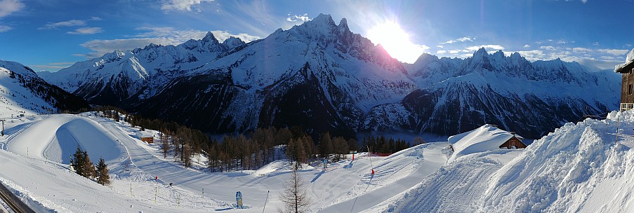 Téléphérique de La Flégère panorama
Photo: Simon
2018-01-27 09.32.44; '2018 Jan 27 09:33'
Original size: 11,504 x 3,872; 12,557 kB
2018-01-27 09.32.44 LG6 Simon - Téléphérique de La Flégère panorama.jpeg