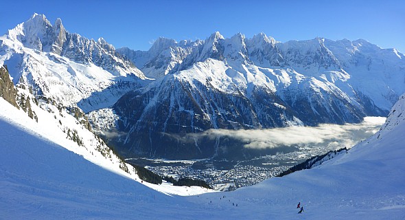 Chamonix from lachenal
Photographer;&nbsp;Simon
2018-01-27&nbsp;15.25.38;&nbsp;Metadata time: '2018 Jan 27 15:25'
Original size:&nbsp;6,269 x 3,398; 19,269 kB;&nbsp;stitch
Filename: 2018-01-27 15.25.38 Panorama Simon - Chamonix from lachenal_stitch.jpg