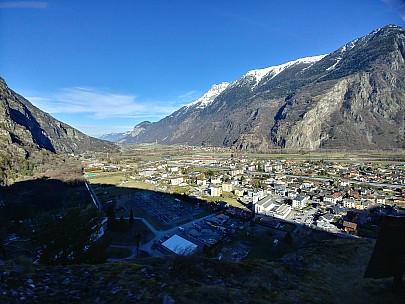 Martigny from train
Photographer;&nbsp;Simon
2018-01-28&nbsp;12.29.03;&nbsp;Metadata time: '2018 Jan 28 12:29'
Original size:&nbsp;4,160 x 3,120; 4,069 kB
Filename: 2018-01-28 12.29.03_HDR LG6 Simon - Martigny from train.jpeg