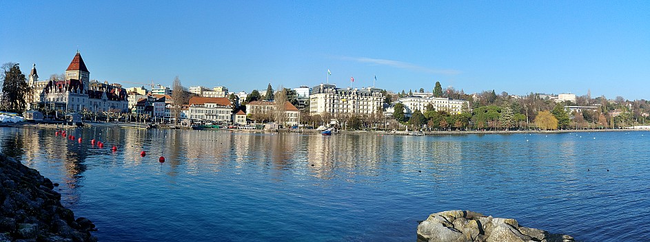 2018-01-28 15.38.54_HDR LG6 Simon - view from Place du Vieux-Port_stitch.jpg: 7094x2648, 19619k (2018 Apr 09 19:57)