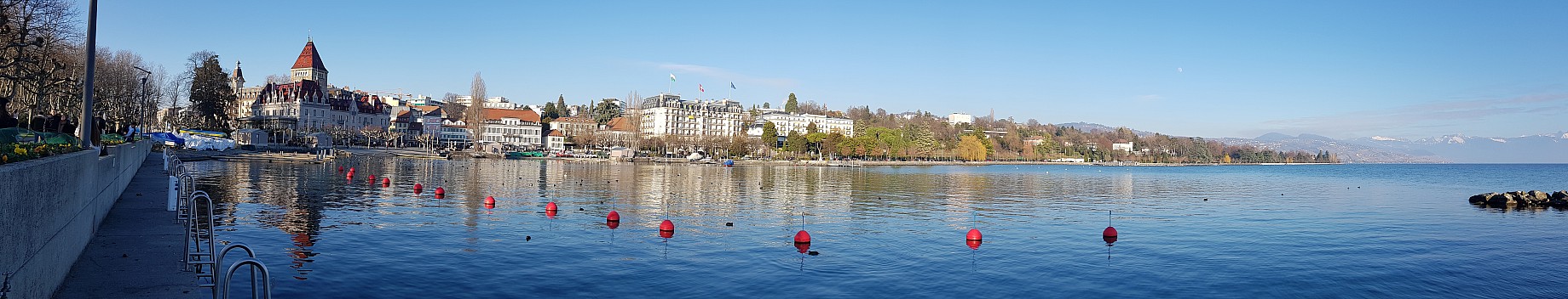 2018-01-28 15.39.18 Jim - view of Port Lausanne-Ouchy_sml.jpeg: 8166x1562, 4676k (2018 Mar 10 17:33)