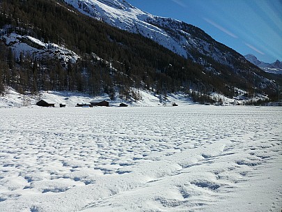 Mattertal near Täsch from train
Photo: Simon
2018-01-29 14.39.16; '2018 Jan 29 14:39'
Original size: 4,160 x 3,120; 7,291 kB
2018-01-29 14.39.16 LG6 Simon - Mattertal near Täsch from train.jpeg