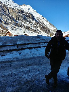 Jim at Hotel Adonis
Photographer;&nbsp;Simon
2018-01-29&nbsp;15.03.38;&nbsp;Metadata time: '2018 Jan 29 15:03'
Original size:&nbsp;3,120 x 4,160; 5,556 kB
Filename: 2018-01-29 15.03.38_HDR LG6 Simon - Jim at Hotel Adonis.jpeg