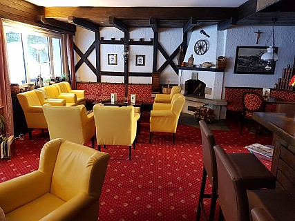 Hotel Adonis lounge
Photographer;&nbsp;Jim
2018-01-29&nbsp;15.19.37;&nbsp;Metadata time: '2018 Jan 29 15:19'
Original size:&nbsp;4,032 x 3,024; 4,279 kB
Filename: 2018-01-29 15.19.37 Jim - Hotel Adonis lounge.jpeg