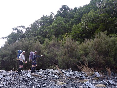 2018-07-08 08.29.13 P1020336 Simon - Alan and Brian about to enter the bush.jpeg: 4608x3456, 6356k (2018 Jul 09 21:21) 2018-07-08 08.29.13 P1020336 Simon - Alan and Brian about to enter the bush.jpeg: 4608x3456, 6356k (2018 Jul 09 21:21)