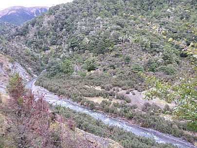 2018-07-08 08.43.33 P1020337 Simon - view back down to Rockslide Hut.jpeg: 4608x3456, 6224k (2018 Jul 09 21:21)