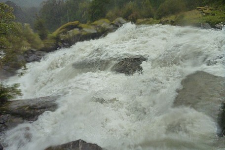 2019-01-19 16.48.09 P1050776 Philip - the flooded side creek that stopped us.jpeg: 4320x2880, 4777k (2019 Jun 24 21:12) 2019-01-19 16.48.09 P1050776 Philip - the flooded side creek that stopped us.jpeg: 4320x2880, 4777k (2019 Jun 24 21:12)
