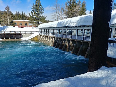11  33 09 HDR LG 6 Simon - Truckee river dam
2019-02-27; '2019 Feb 27 11:33'
Original size: 4,160 x 3,120; 5,702 kB
2019-02-27 11.33.09._HDR LG6 Simon - Truckee river dam.jpeg