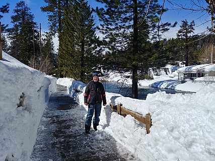 11  19 16 HDR LG 6 Simon - beside the Truckee River
2019-02-27;&nbsp;Metadata time: '2019 Feb 27 11:19'
Original size:&nbsp;4,160 x 3,120; 6,688 kB
Filename: 2019-02-27 11.19.16._HDR LG6 Simon - beside the Truckee River.jpeg