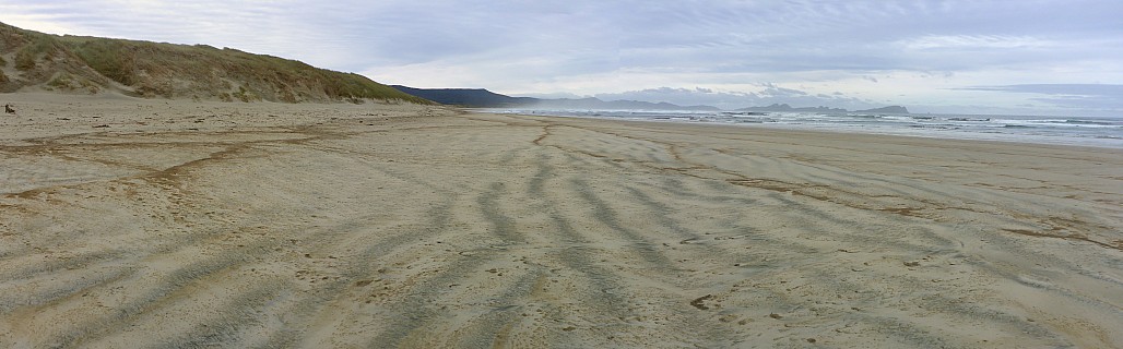 Mason Bay and Ernest Islands
Photographer;&nbsp;Simon
2019-11-10&nbsp;07.53.17;&nbsp;Metadata time: '2019 Nov 10 07:53'
Original size:&nbsp;10,422 x 3,245; 32,022 kB;&nbsp;stitch
Filename: 2019-11-10 07.53.17 Panorama Simon - Mason Bay and Ernest Islands_stitch.jpg