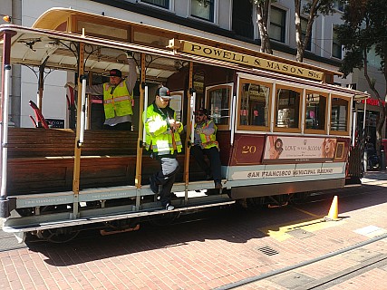 Powell and Mason tram
Photographer;&nbsp;Simon
2020-02-27&nbsp;12.09.58;&nbsp;Metadata time: '2020 Feb 27 12:09'
Original size:&nbsp;4,160 x 3,120; 6,046 kB
Filename: 2020-02-27 12.09.58_HDR LG6 Simon - Powell and Mason tram.jpeg