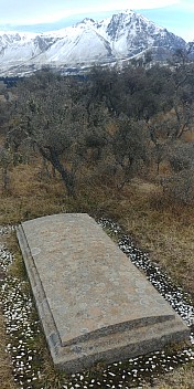 2020-09-04 13.50.03 LG6 Simon - Sinclairs grave.jpeg: 2080x4160, 4711k (2020 Nov 07 18:29)